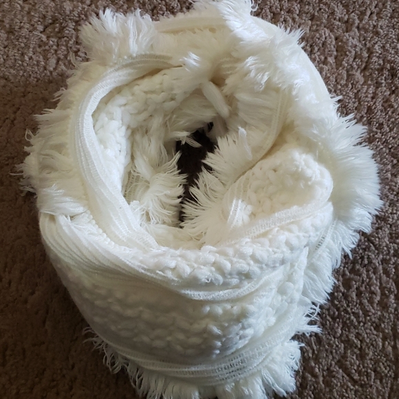 Cejon Accessories - White Fluffy Infinity Scarf